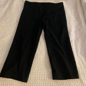 Under armor bootcut capris